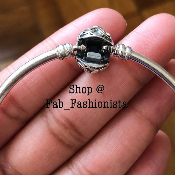 Pandora Pattern of love Bangle limited edition - Picture 5 of 10